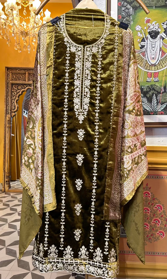 Zarfeen Velvet Suit (Green)