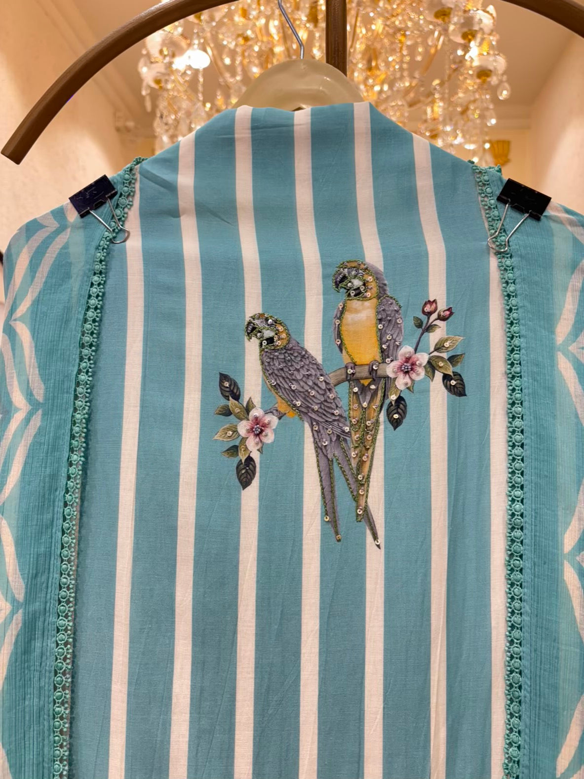 Aafiya Moti Mul Suit