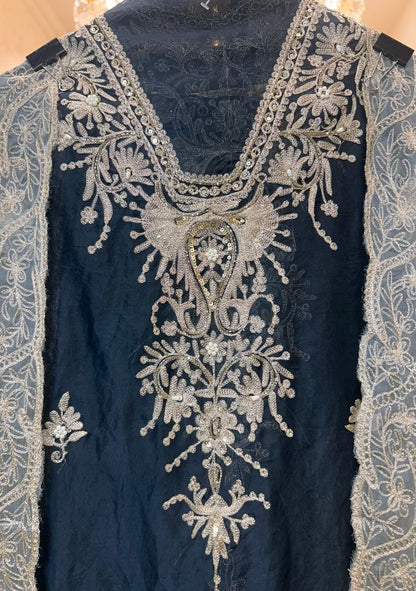 Ruhmira Haathkaar Suit (Black)