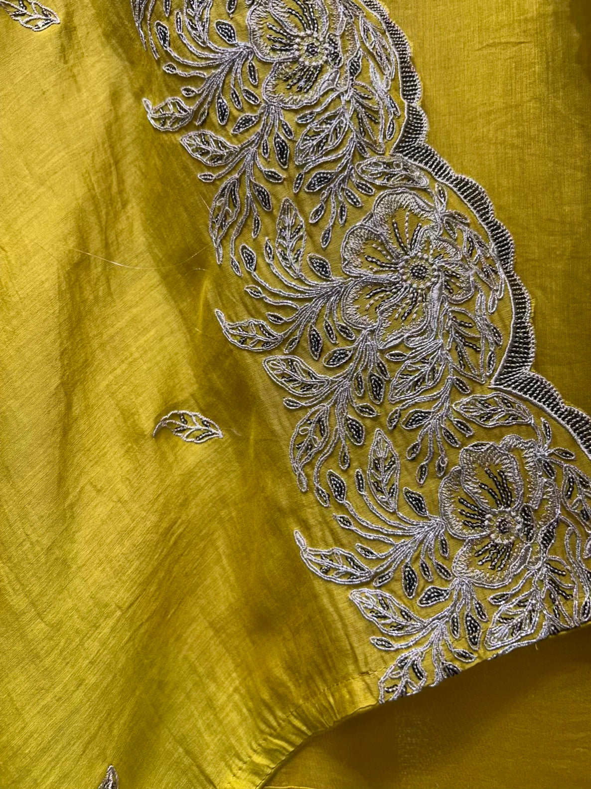 Iraaya Mul Noor Suit (Yellow)