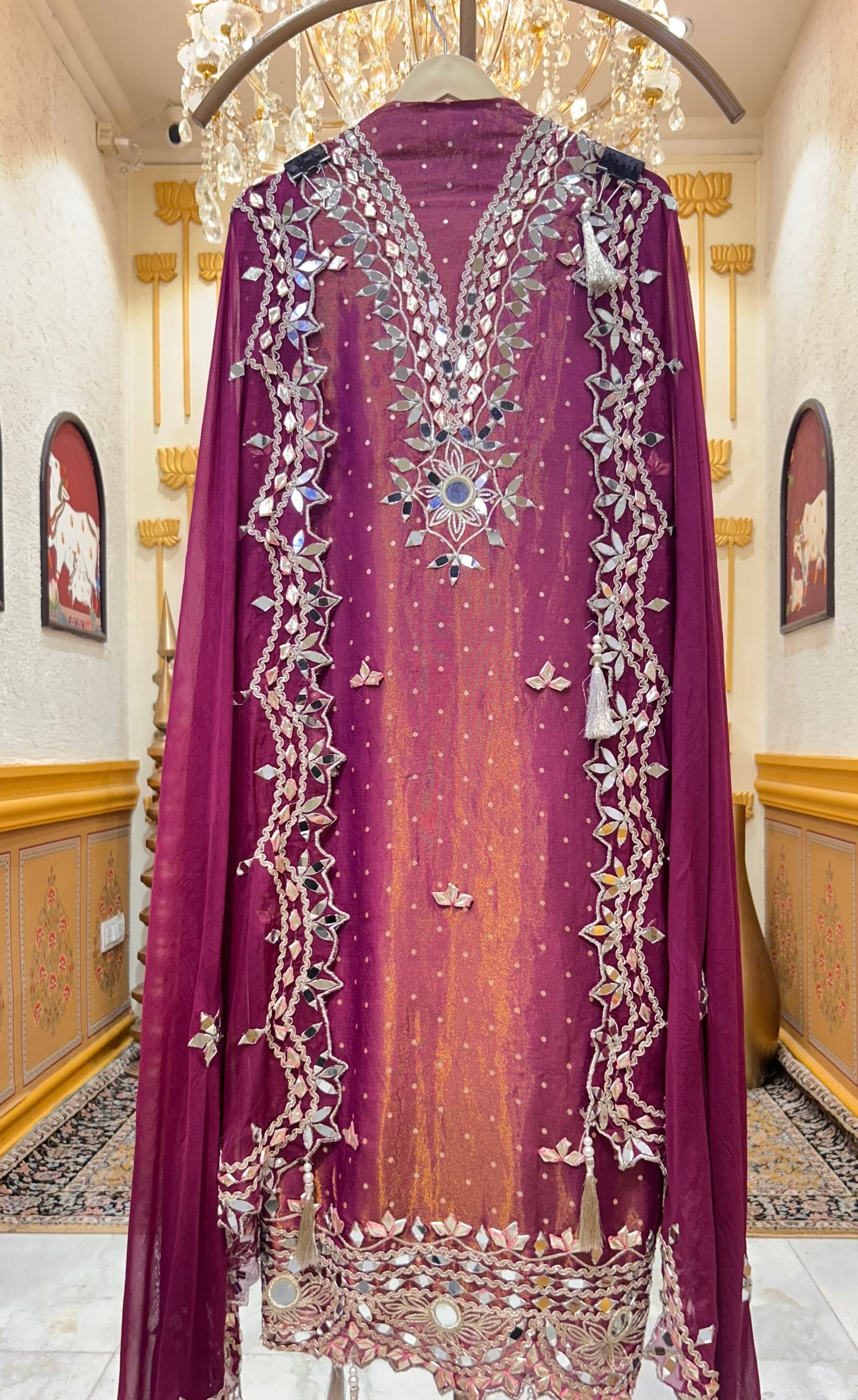 Sheesh Mahal Royale Suit