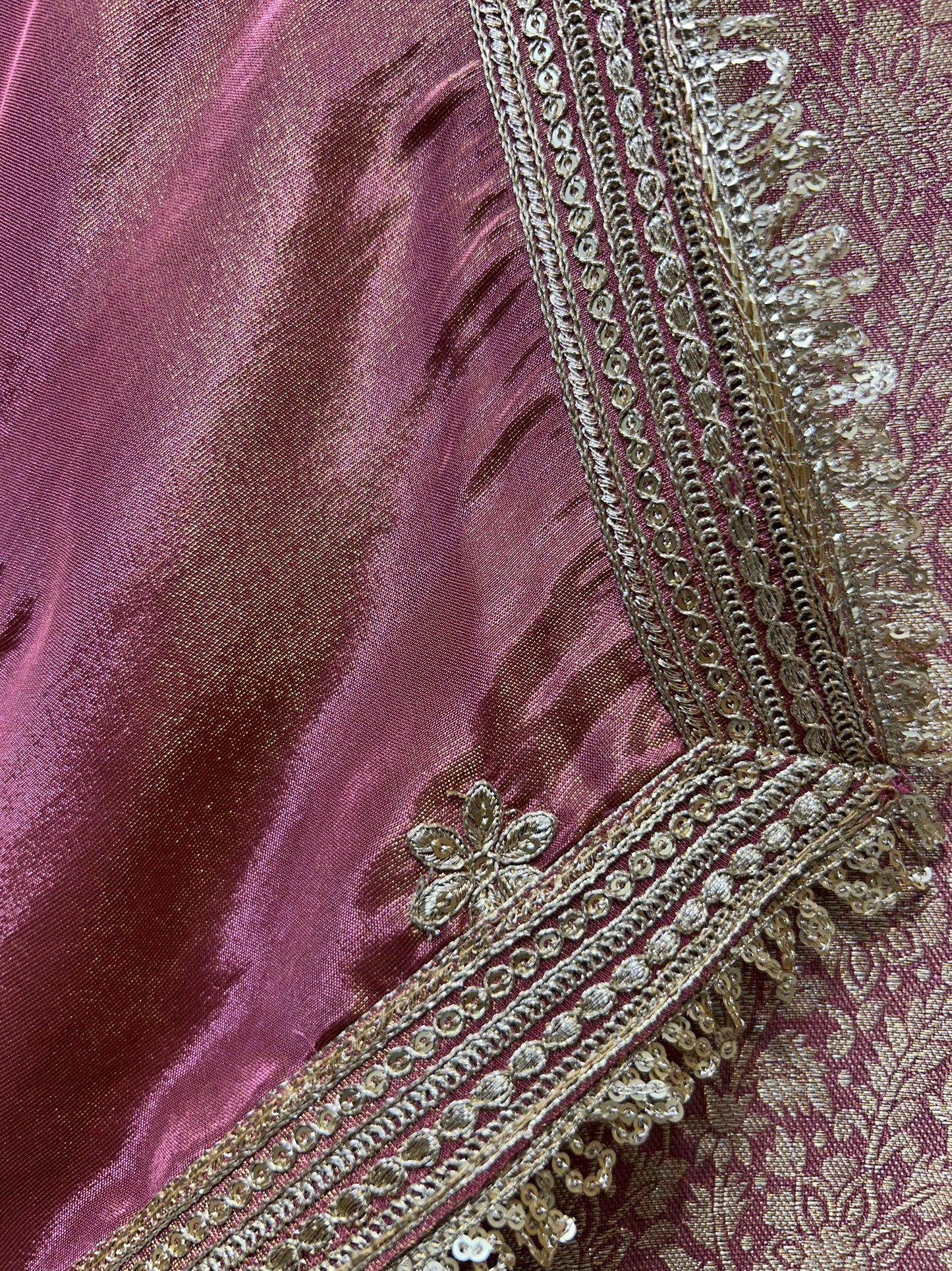 Noorayra Pita Zari Banarasi Suit (Pink)