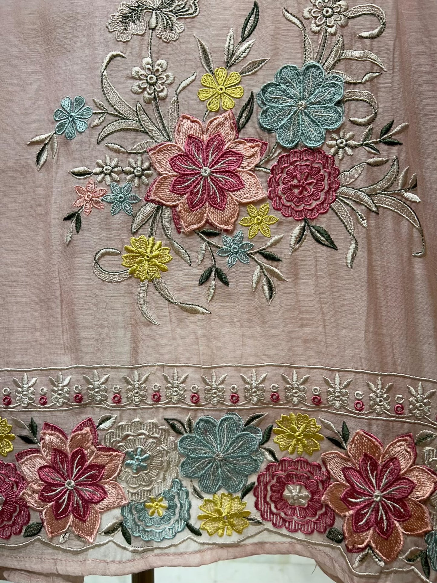 Nazneen Mul Naqsh Suit (Peach)