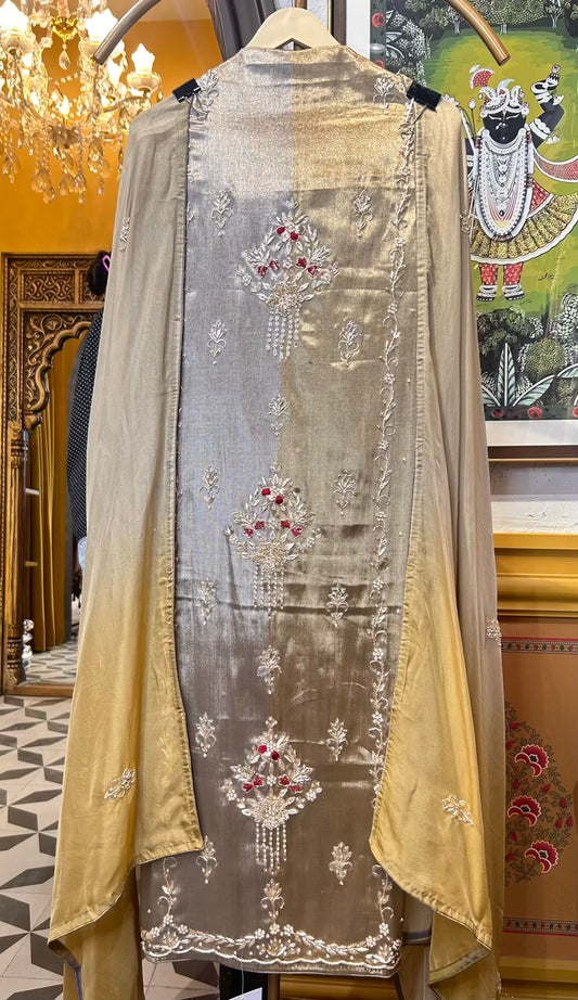 Sunhehri Nazm Suit