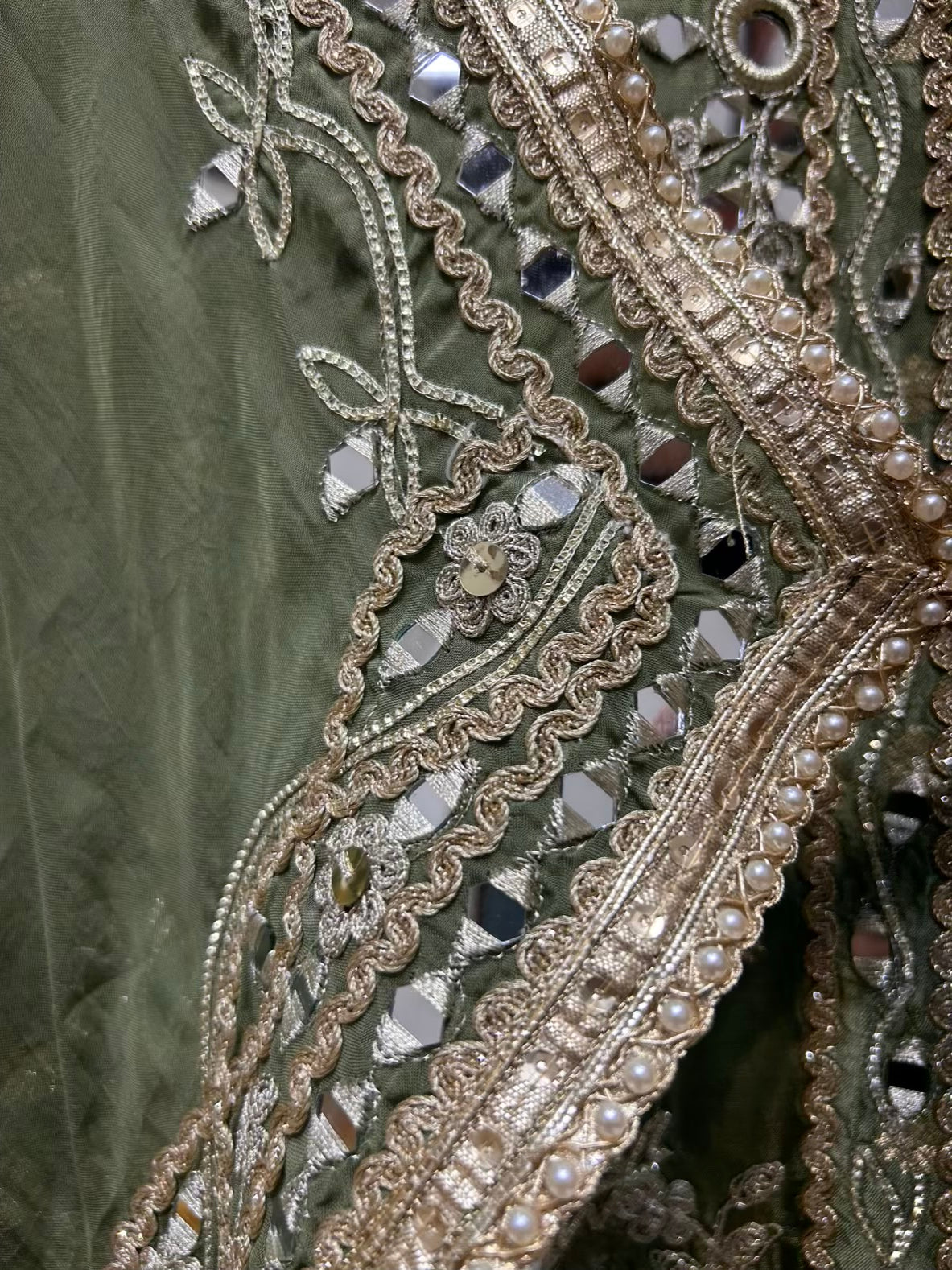 Ishira Banarasi Sheesha Suit (Green)