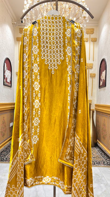 Abeer Gajji Suit
