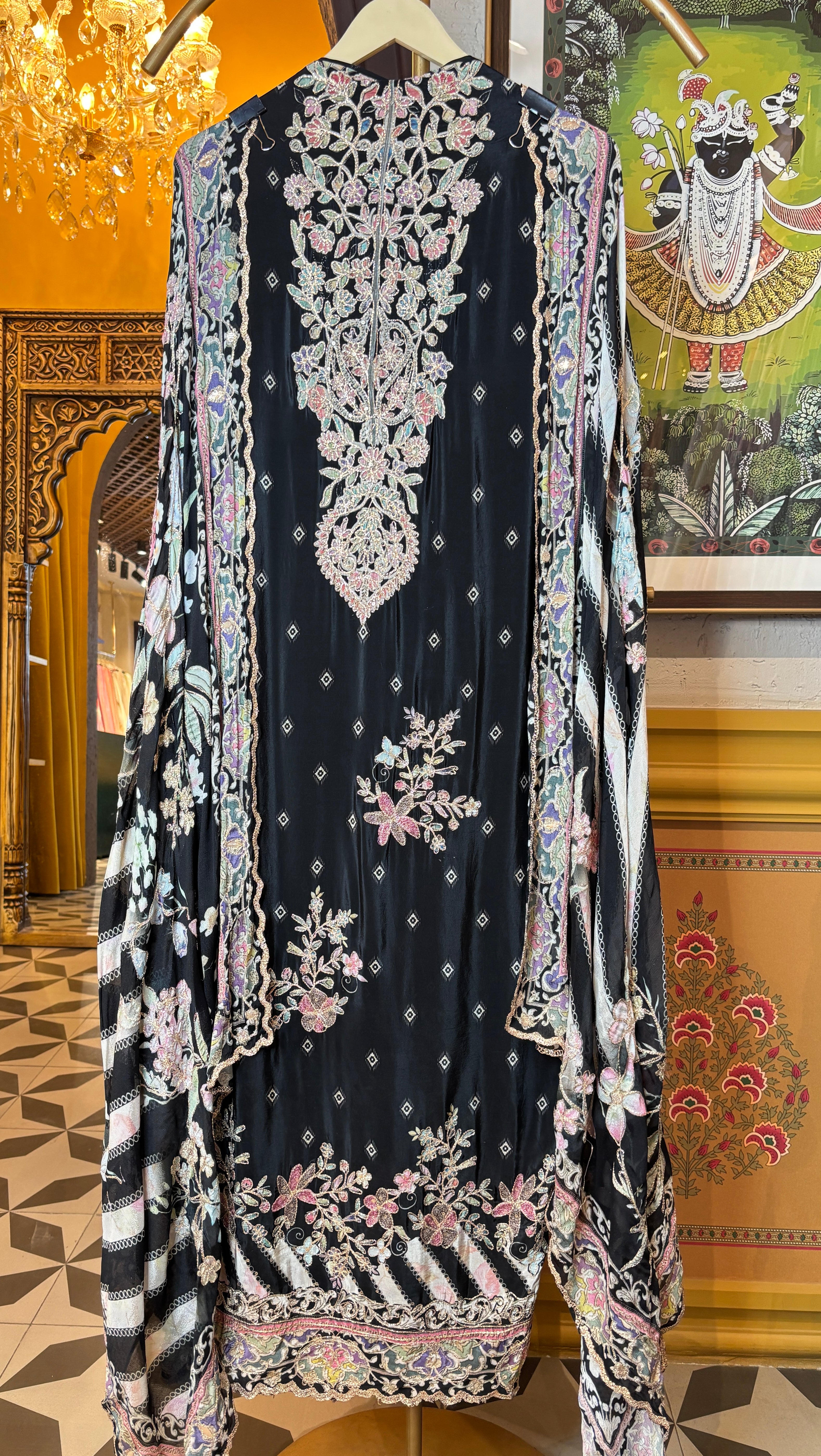 Saanve Crepe Suit (Black)