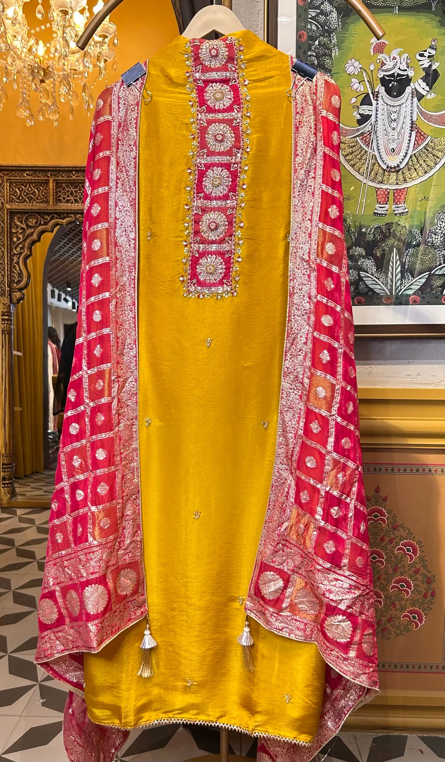 Roohani Jhalar Suit (Yellow)