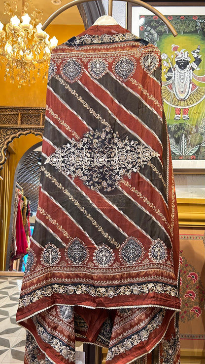 Aurisse Royale Crêpe Suit