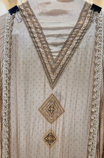 Ishira Lace Veil Suit (Ivory)