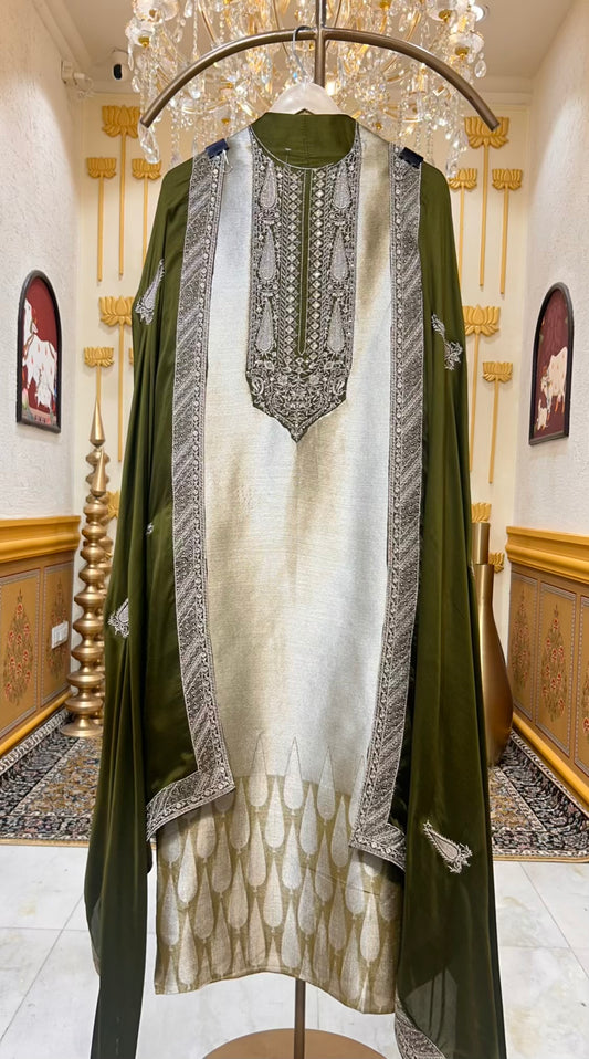 Aayra Zari Utsav Suit (Green)
