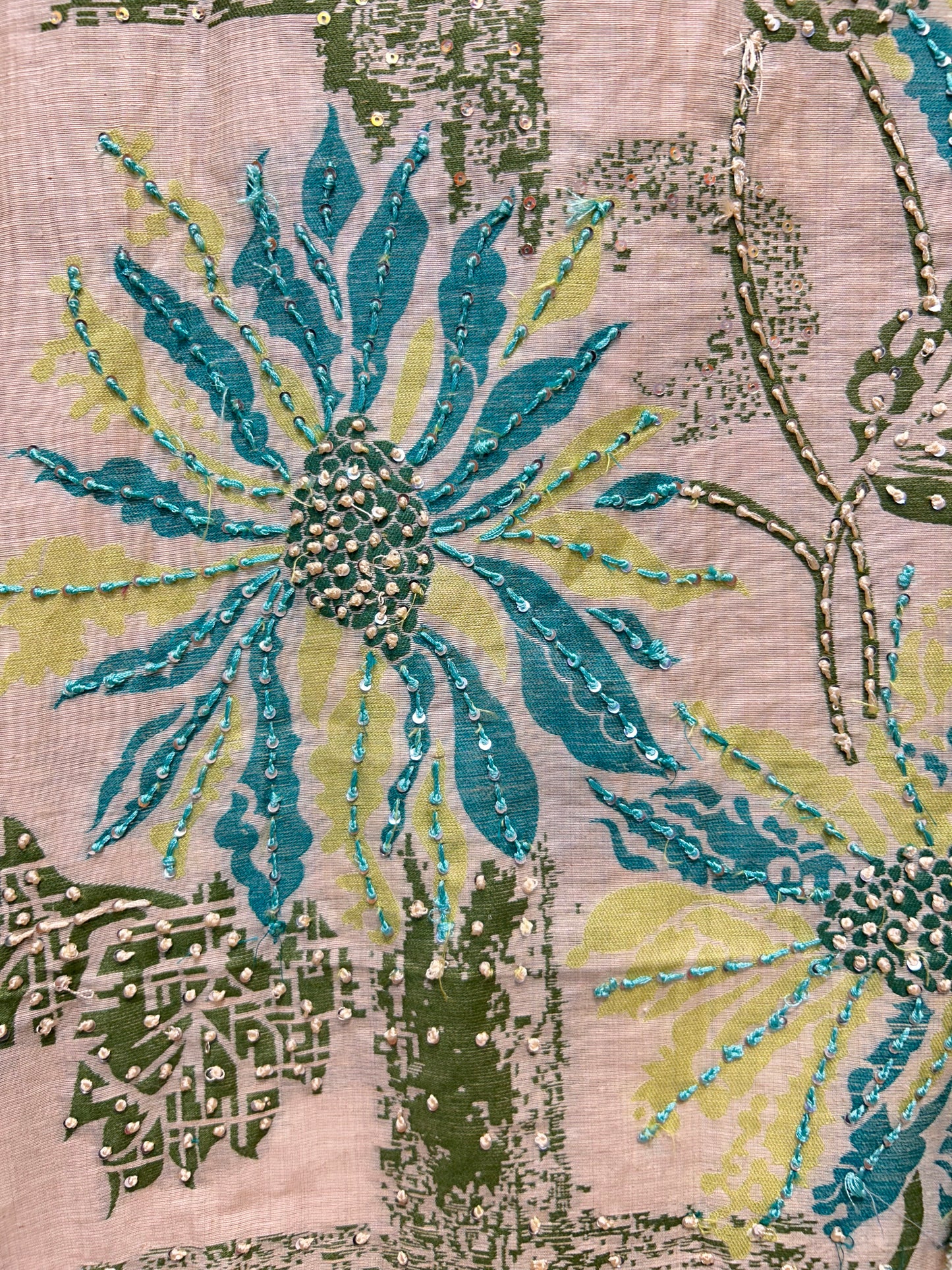 Iraaya Jamdani Noor Suit (Green)
