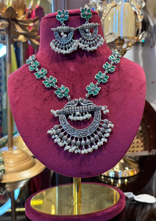 Viraasat Emerald Set