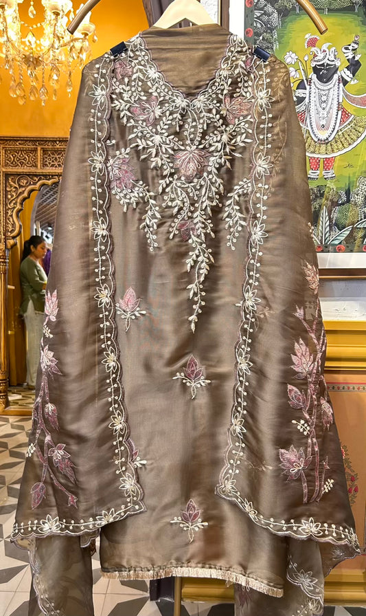 Tavira Organza Suit (Brown)