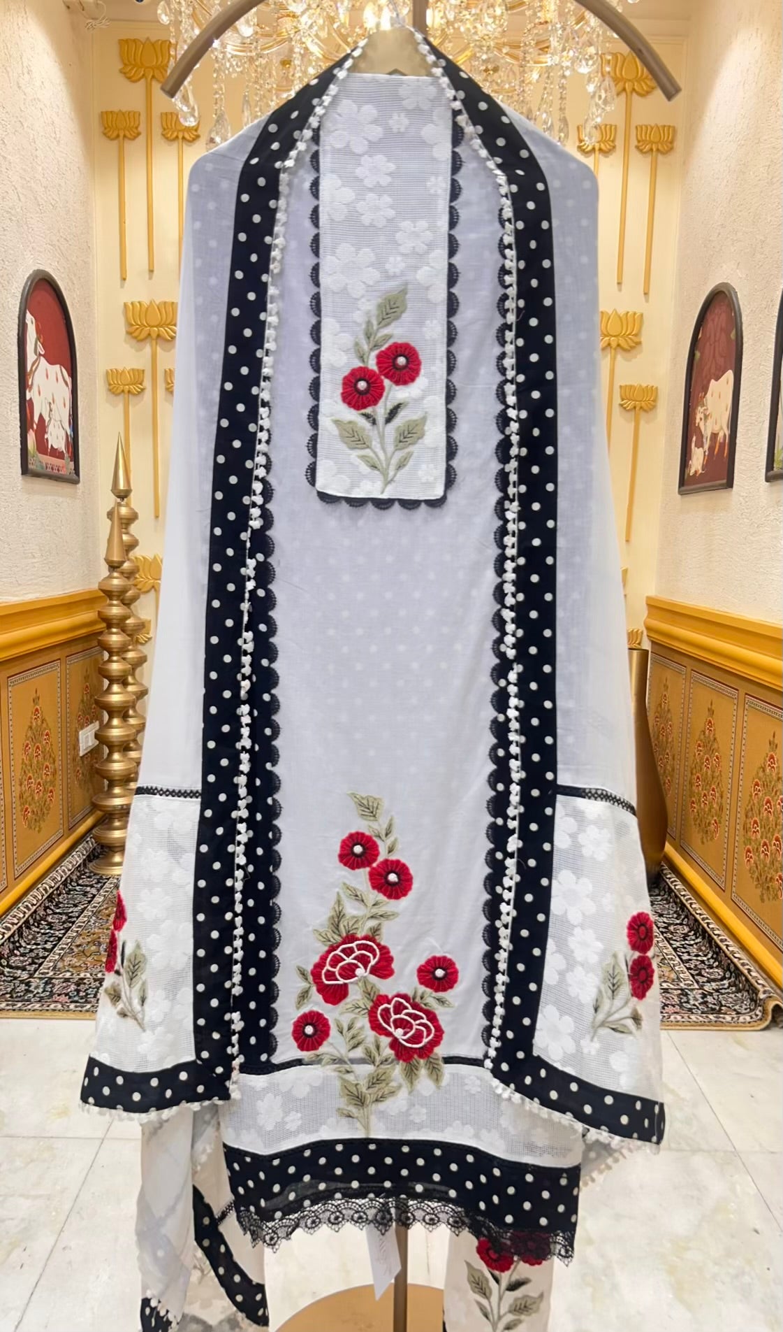 Loom Thread Lace Suit (Black & White)