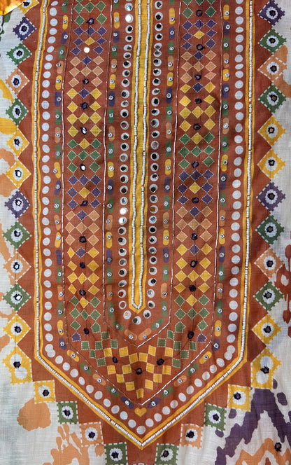 Iraaya Linen Suit