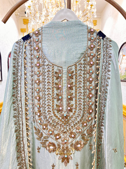 Vasundhara Élan Suit