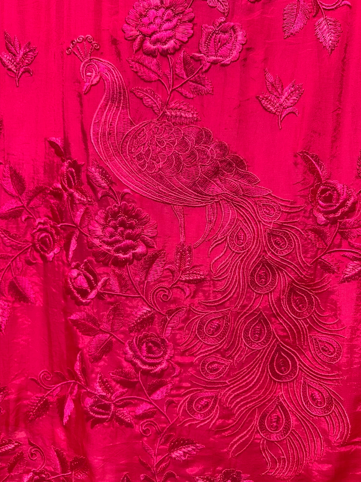 Zehriya Embroiré Suit (Magenta)