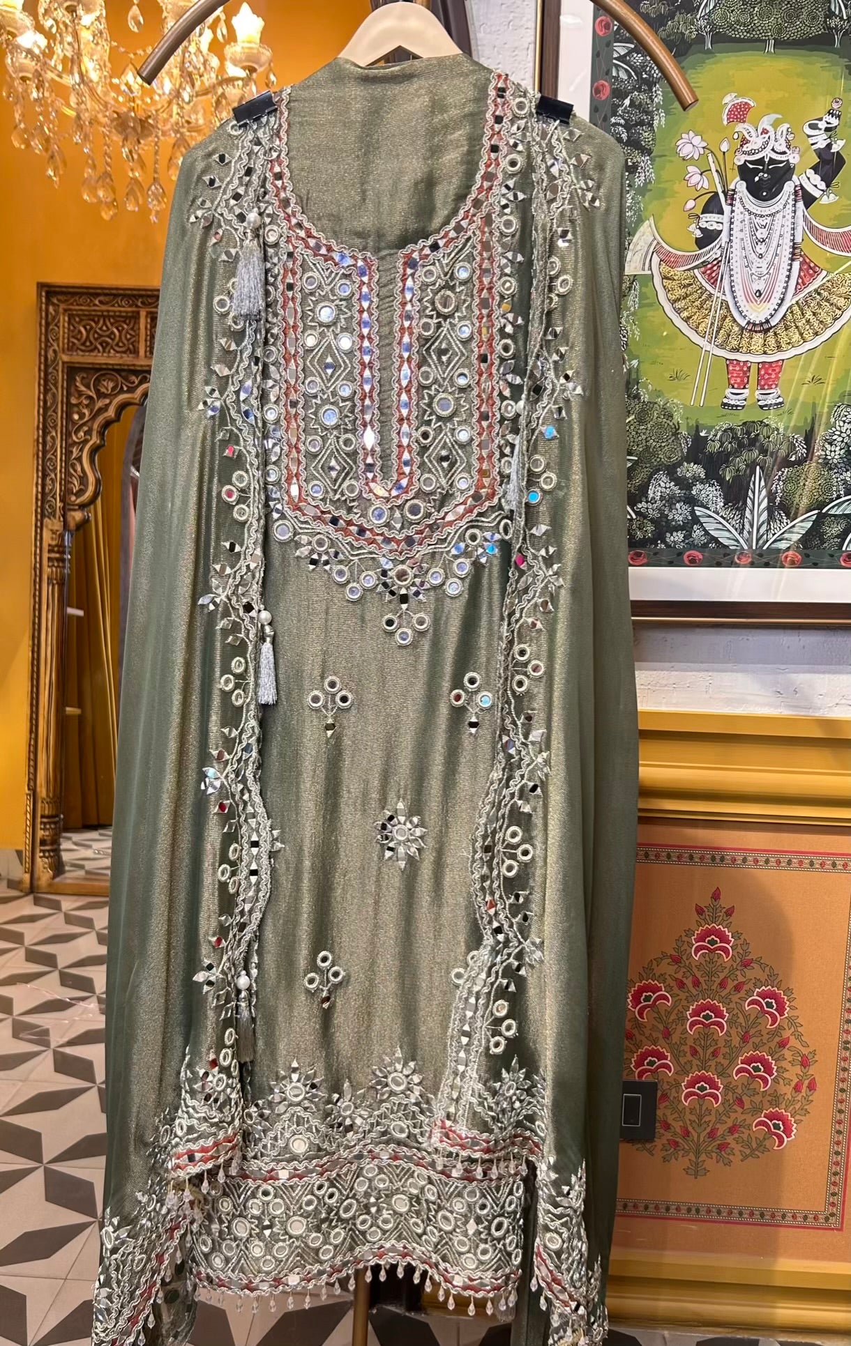 Raina-é-Noor (Green)