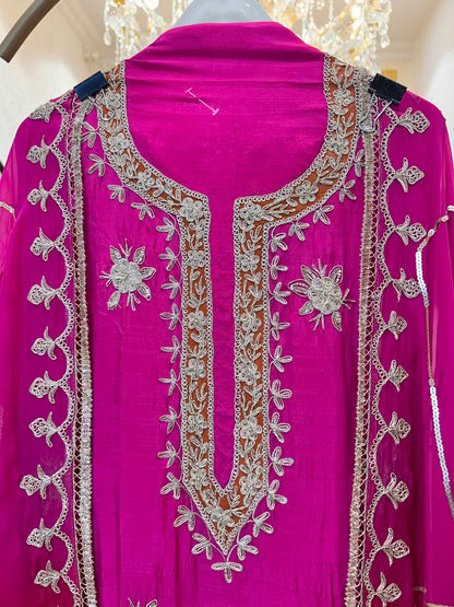 Sarvina Noor Dori Suit (Pink)