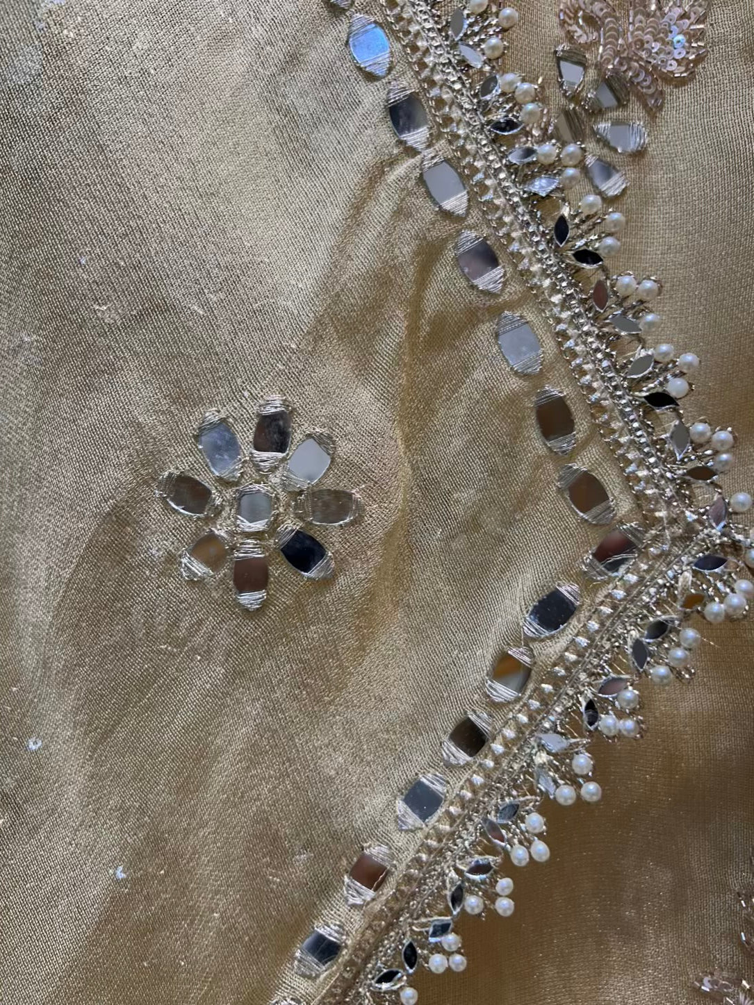 Zarqina Sheesha Chamak Suit (Yellow)