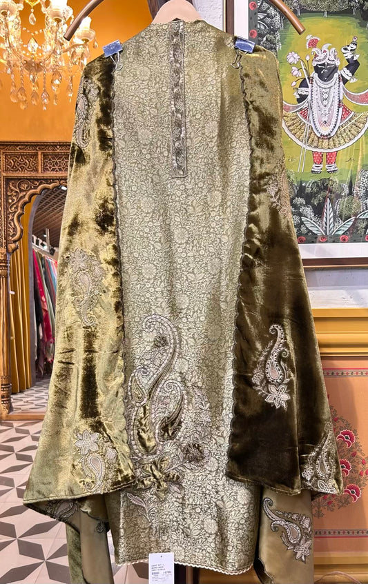 Zarqaa Velvet Suit (Mehendi Green)