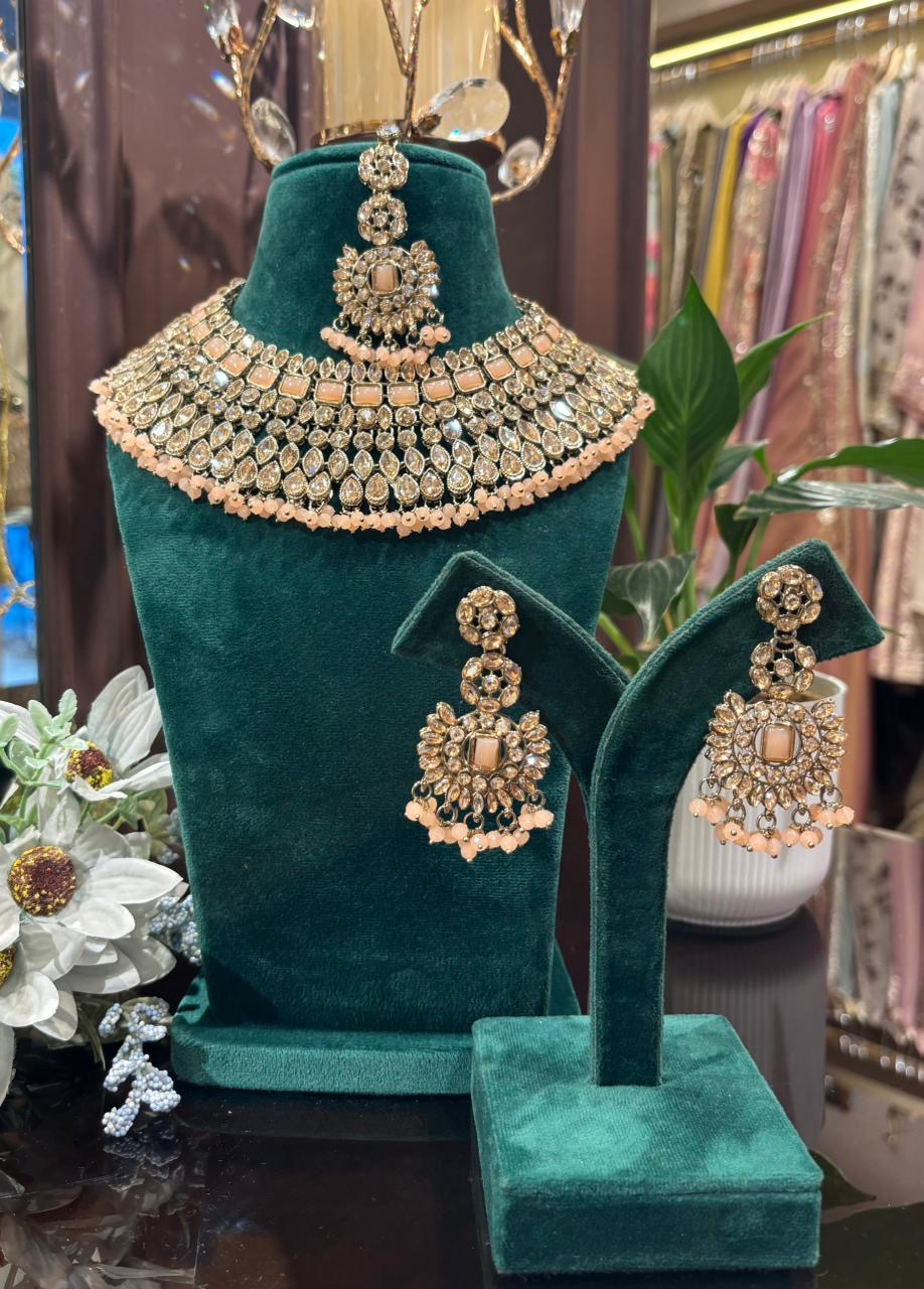 Gulnoor Rajwada Set (Peach)