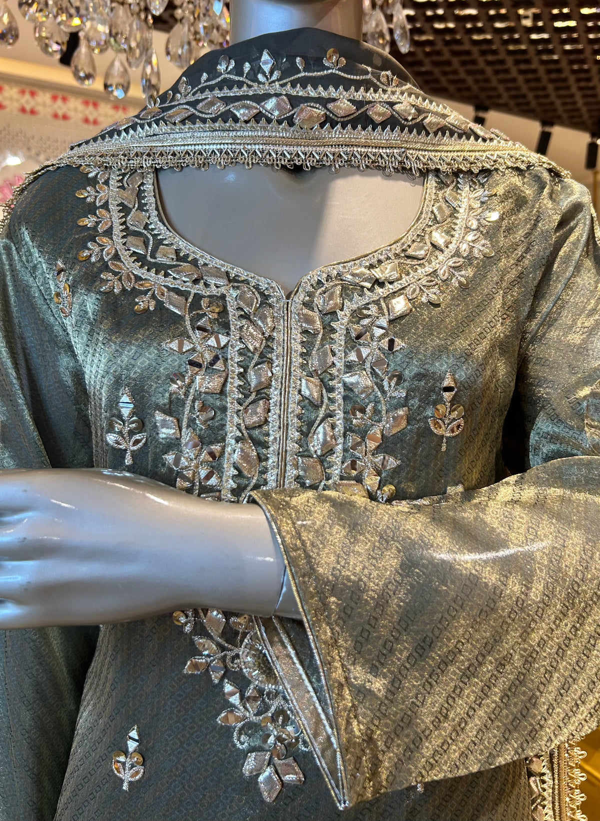 Mehrvielle Farshi Suit