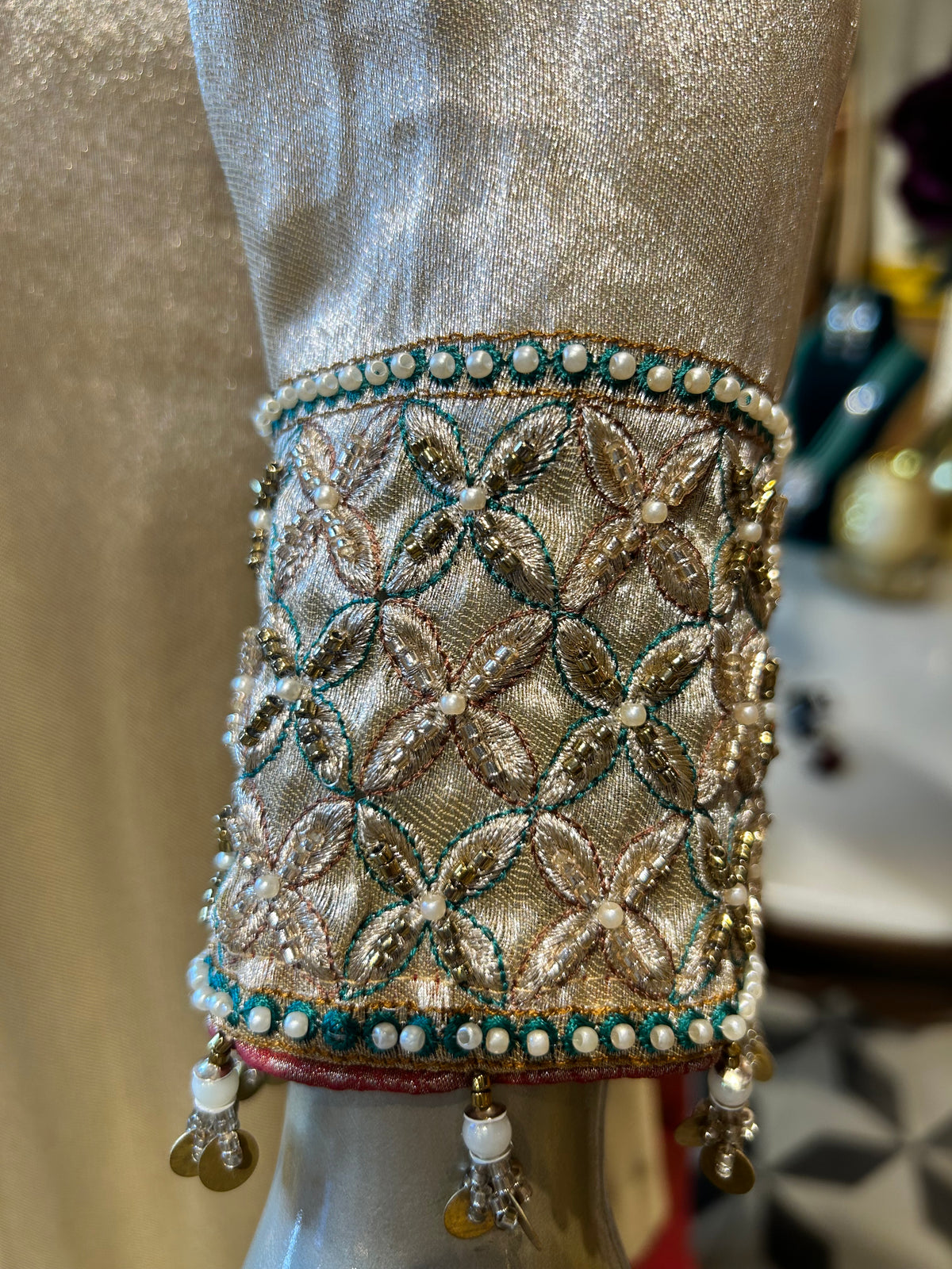 Noorza Pakistani Choga Set