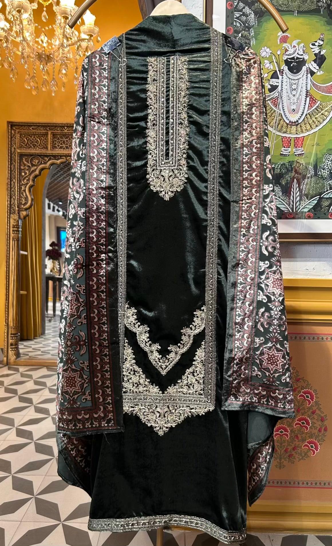 Hoorain-é-Velvet Suit (Green)