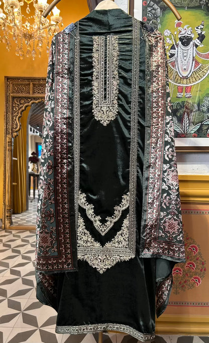 Hoorain-é-Velvet Suit (Green)