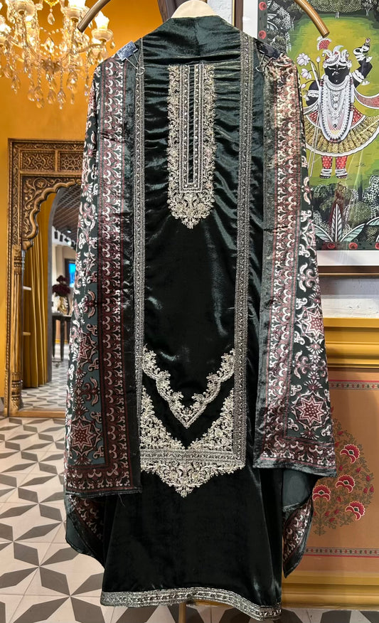 Hoorain-é-Velvet Suit (Green)
