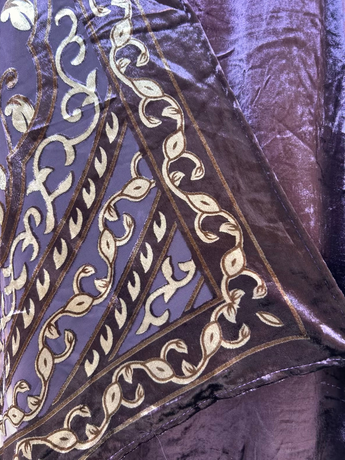 Riyanza Velvet Brocade Suit (Purple)