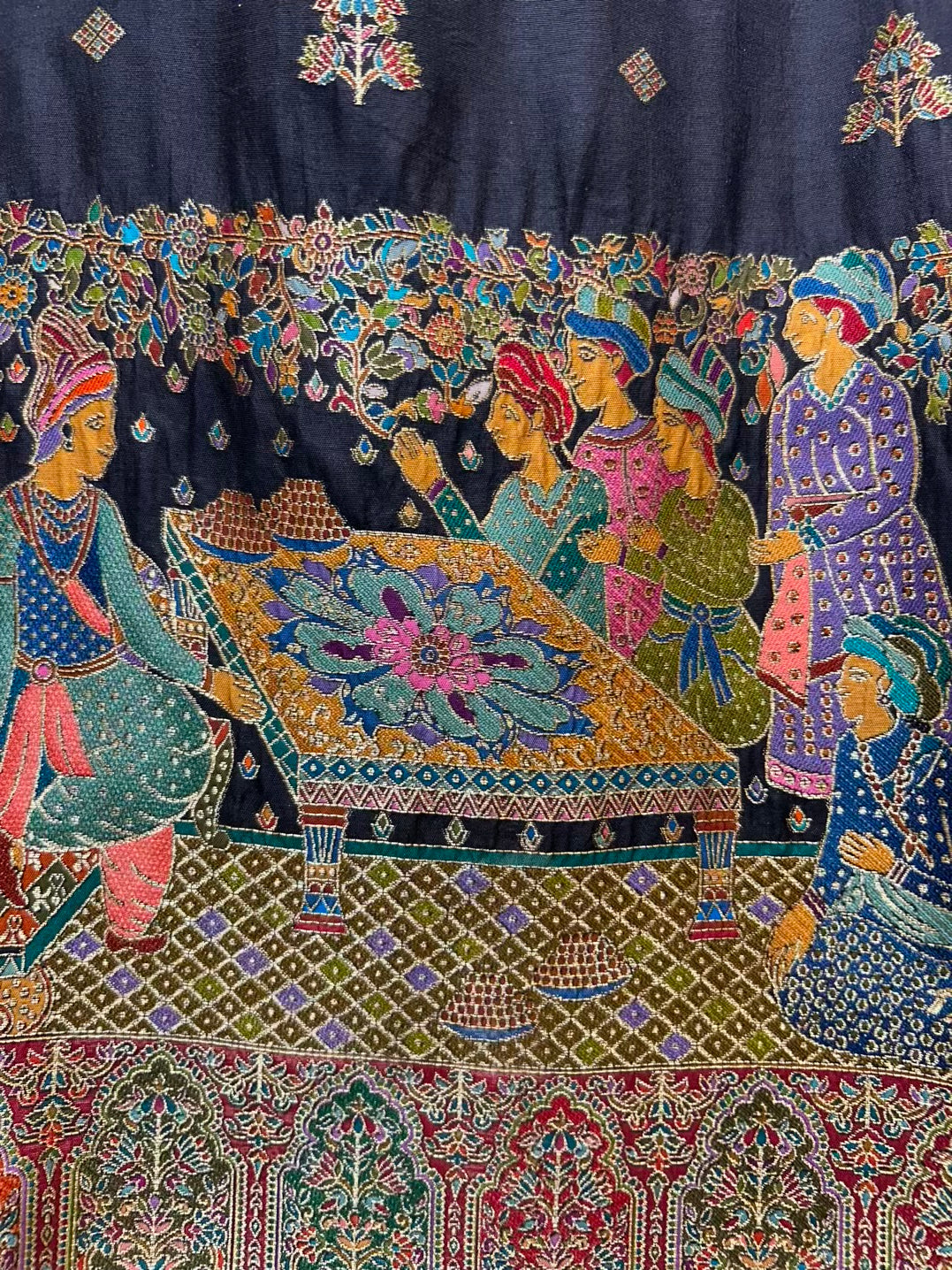 Sarnooré Woven Taj Suit (Black)