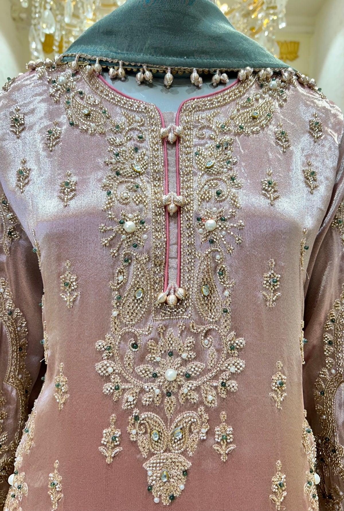 Dilruba Farshi Suit