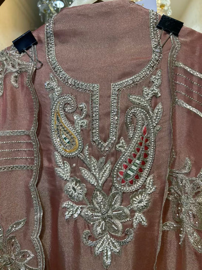 Zehraani Cutdana Élan Suit (Pink)