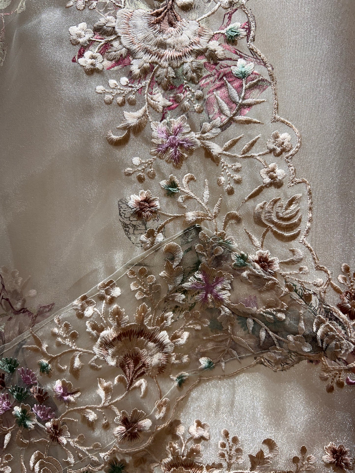 Husna Threadcrafted Suit (Ivory)