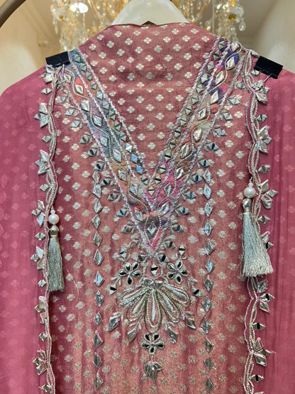 Zehraani Noor Jhalar Suit (Pink)