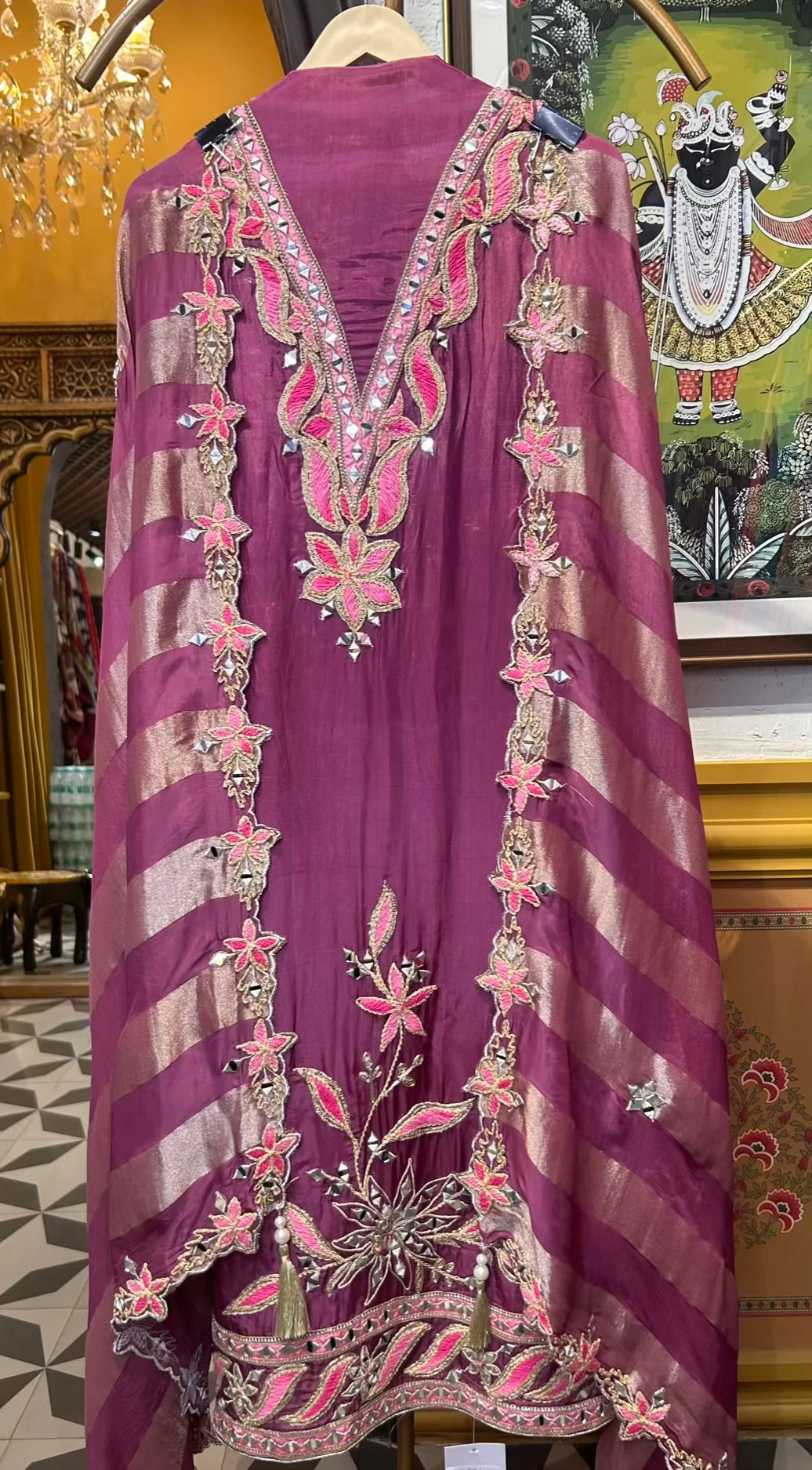 Zareen-é-Tasveer (Lavender)