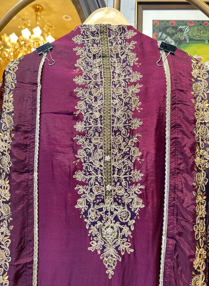 Aurisse Royale Crêpe Suit