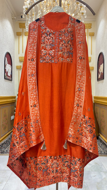 Élara Noor Banarasi Silk Suit