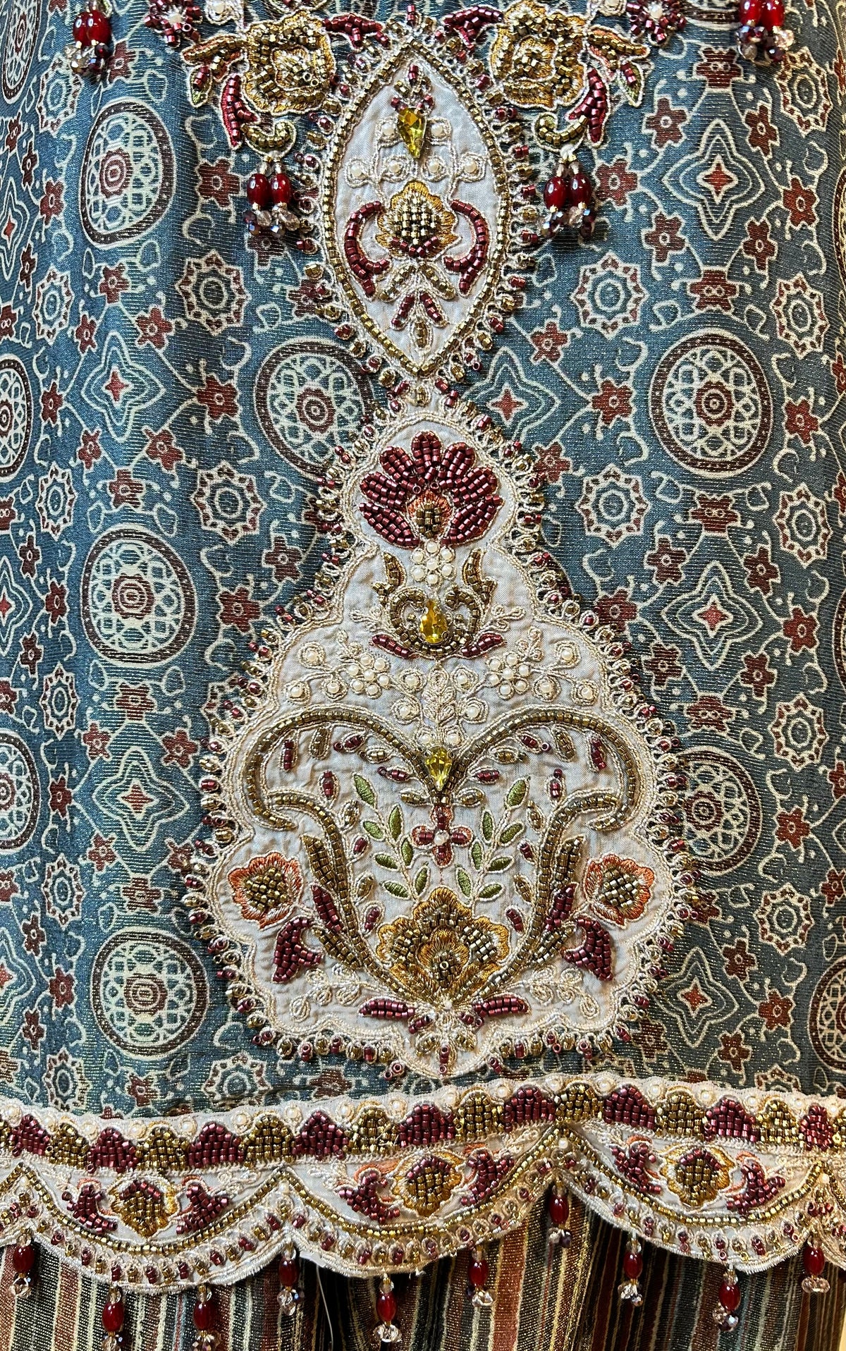 Qasrina Noor Pakistani Suit