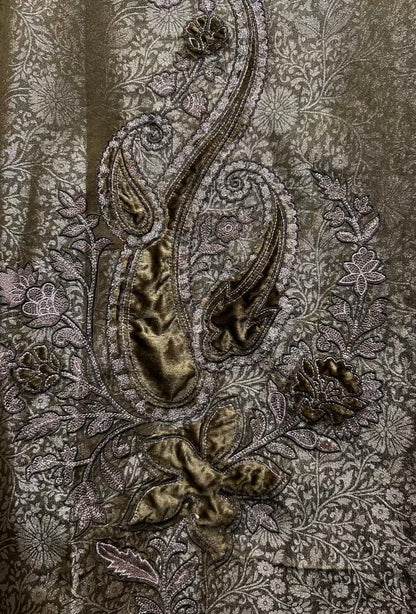 Zarqaa Velvet Suit (Mehendi Green)