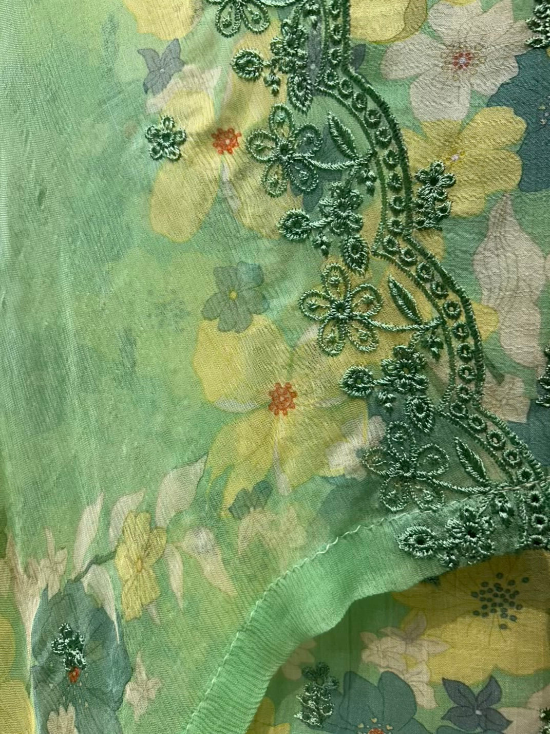Kavya Print Thread Suit