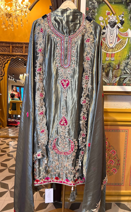 Hayat-e-Noor (Green)