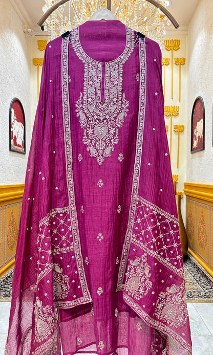 Sutrika Mul Suit