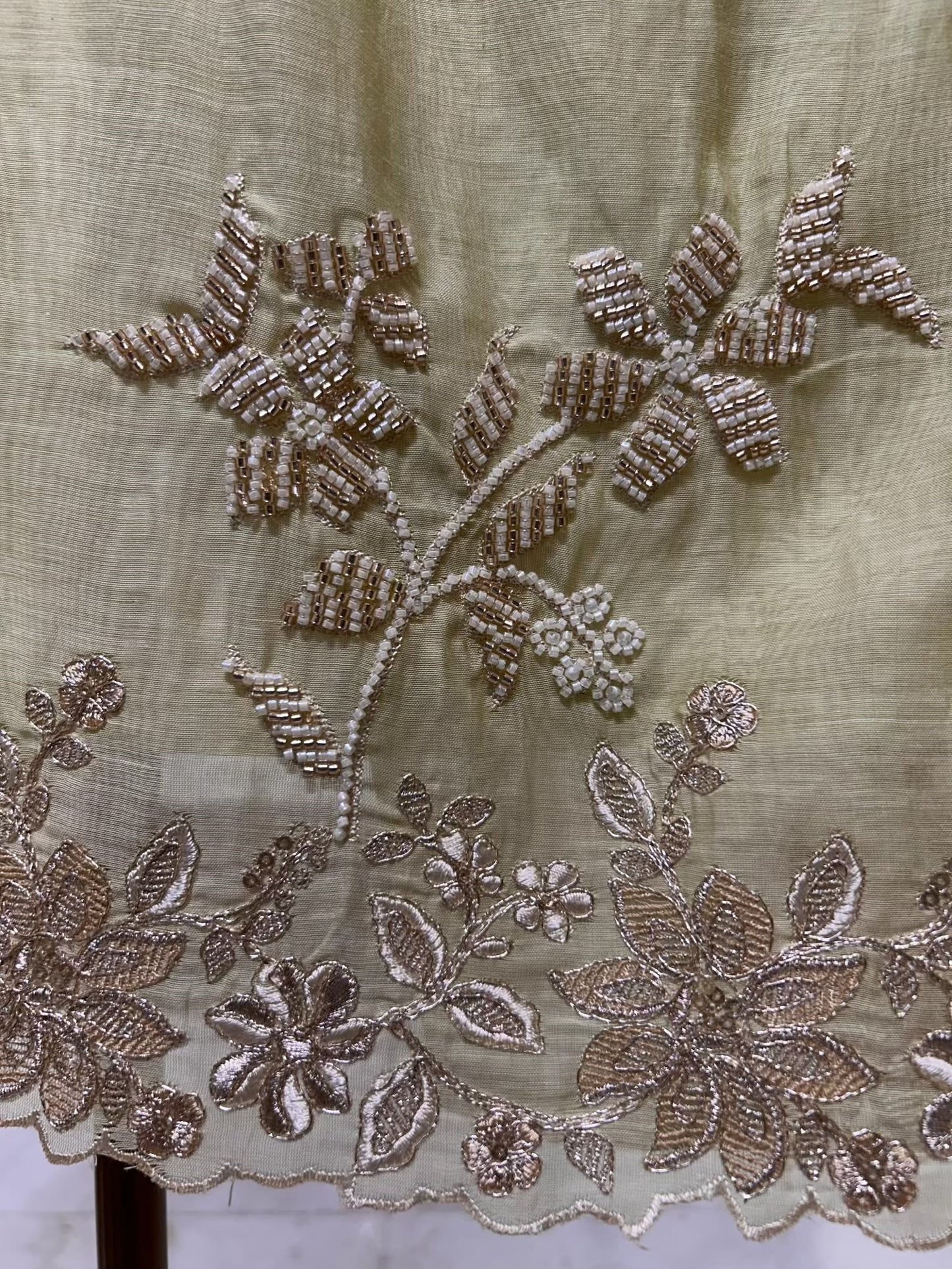 Aavira Mul Chanderi Suit (Pista Green)