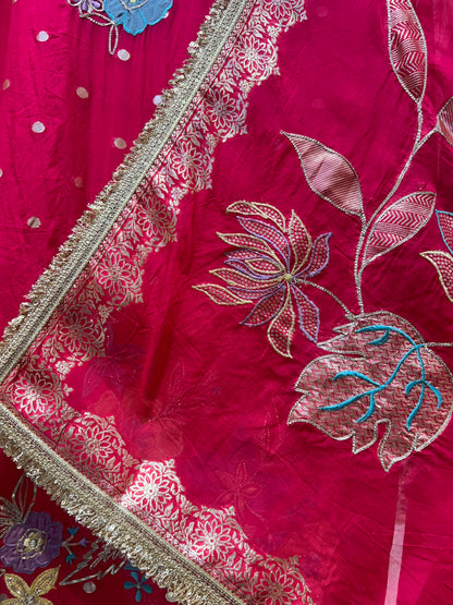 Aaina Gulnaar Suit