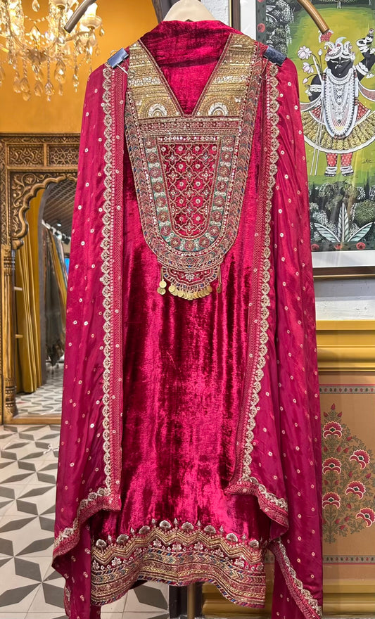 Mahira-é-Zar (Coral)