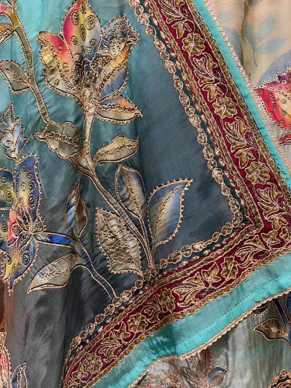 Zarisha Zari Crest Suit (Green)